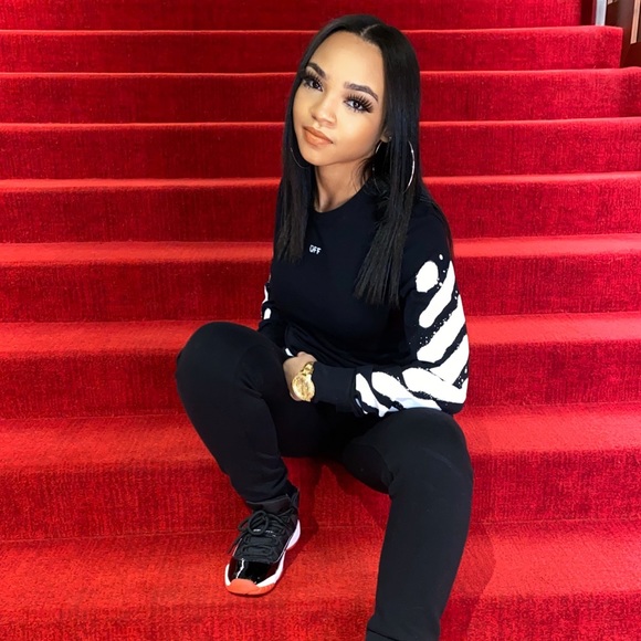 Meet your Posher, Trinity - Picture 2 of 2